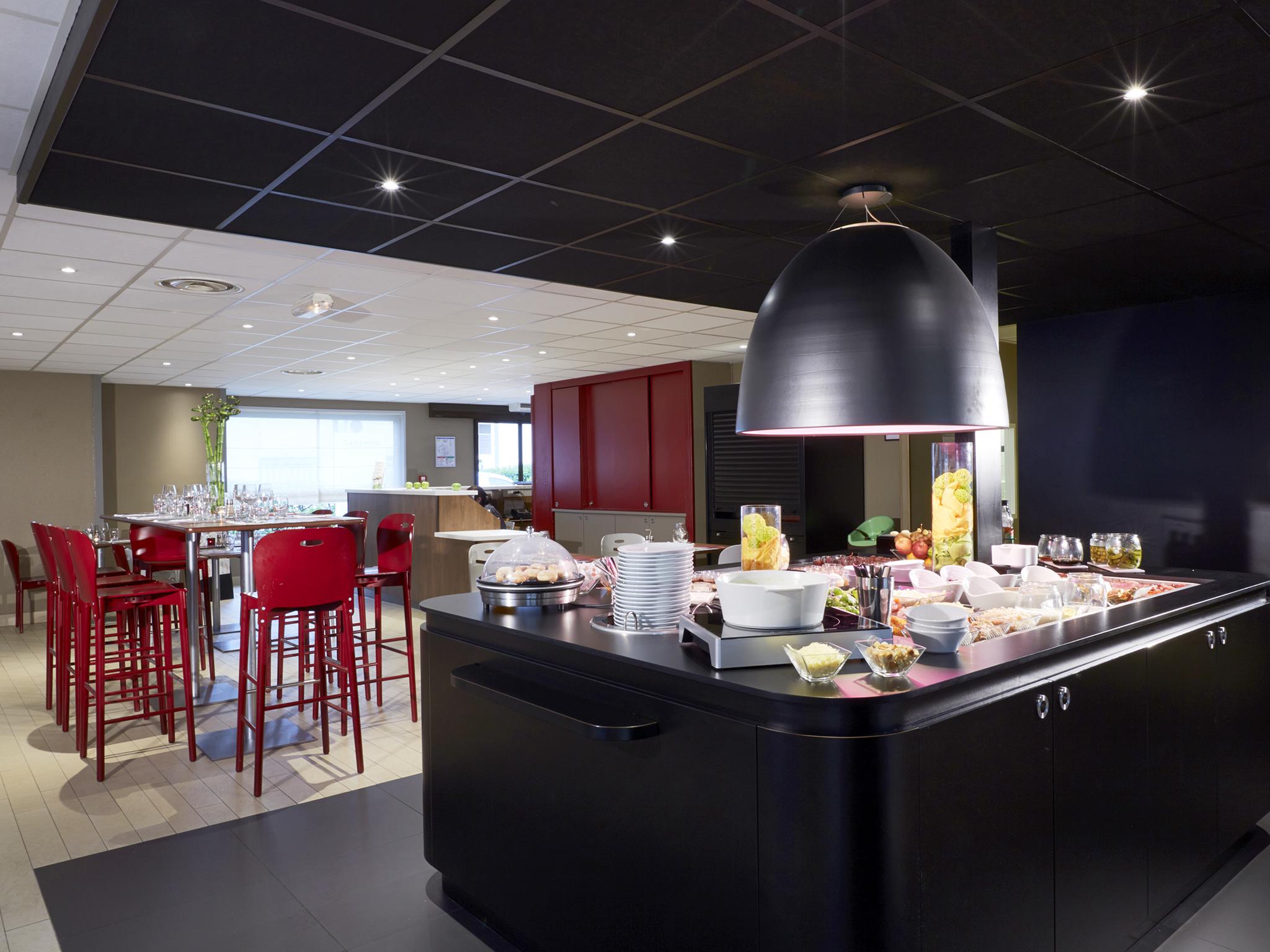 Campanile Montesson - Le Vesinet Hotell Eksteriør bilde